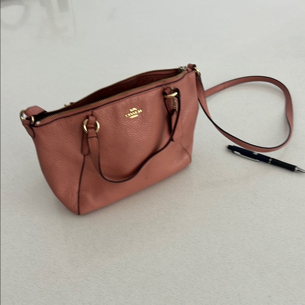 Coach Pink Shoulder Bag with Elegant Design